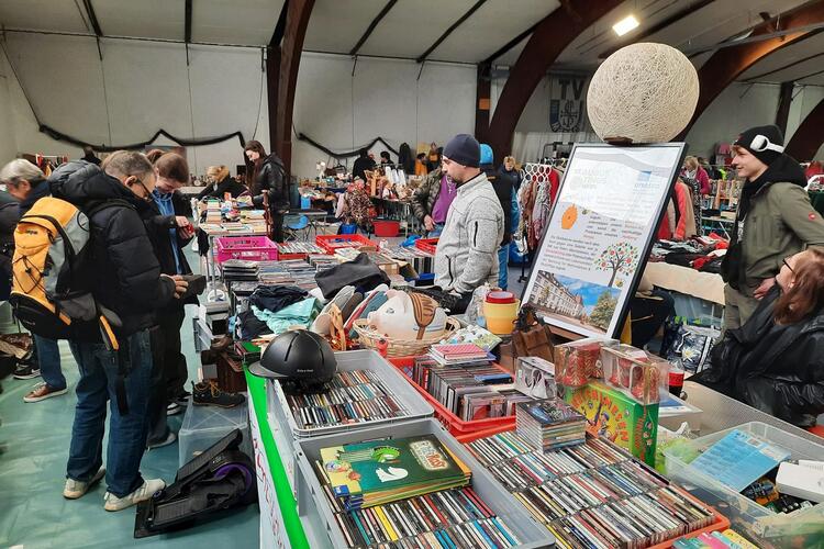 Flohmarktstand in Mörsch